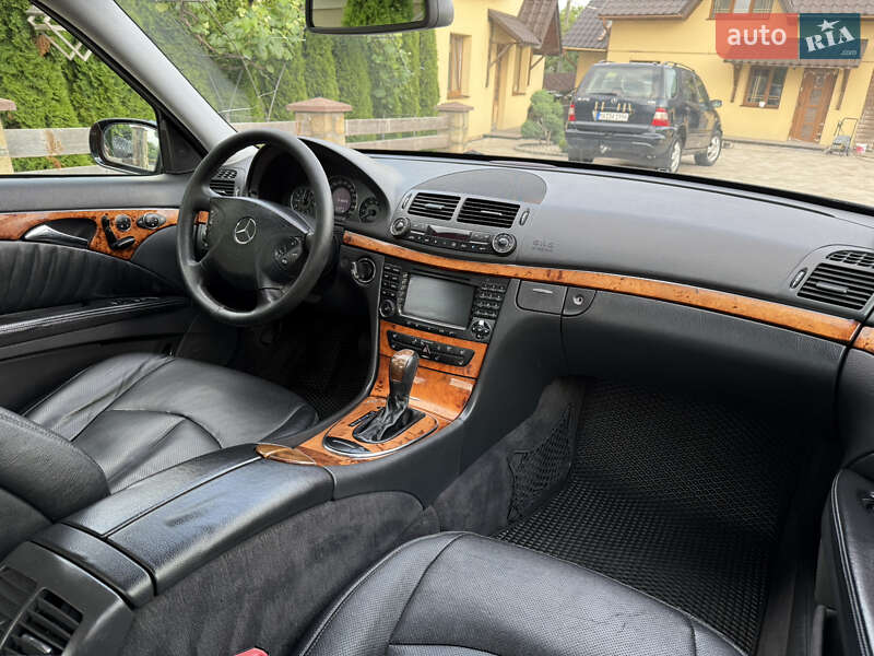 Седан Mercedes-Benz E-Class 2004 в Ивано-Франковске