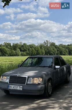 Седан Mercedes-Benz E-Class 1986 в Куликові