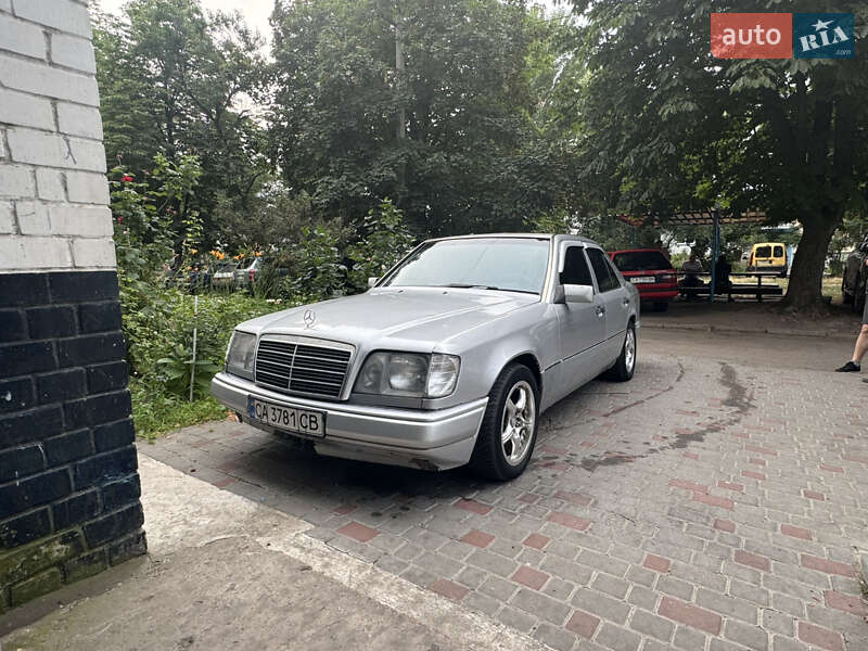 Седан Mercedes-Benz E-Class 1991 в Черкассах