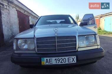 Седан Mercedes-Benz E-Class 1987 в 