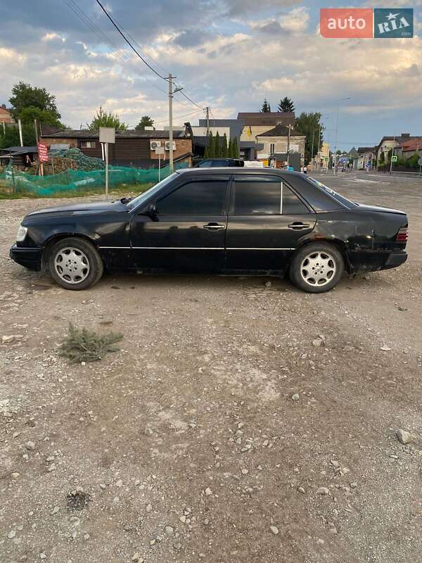 Седан Mercedes-Benz E-Class 1995 в Тернополе