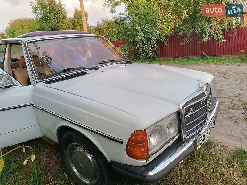 Седан Mercedes-Benz E-Class 1981 в Славуті