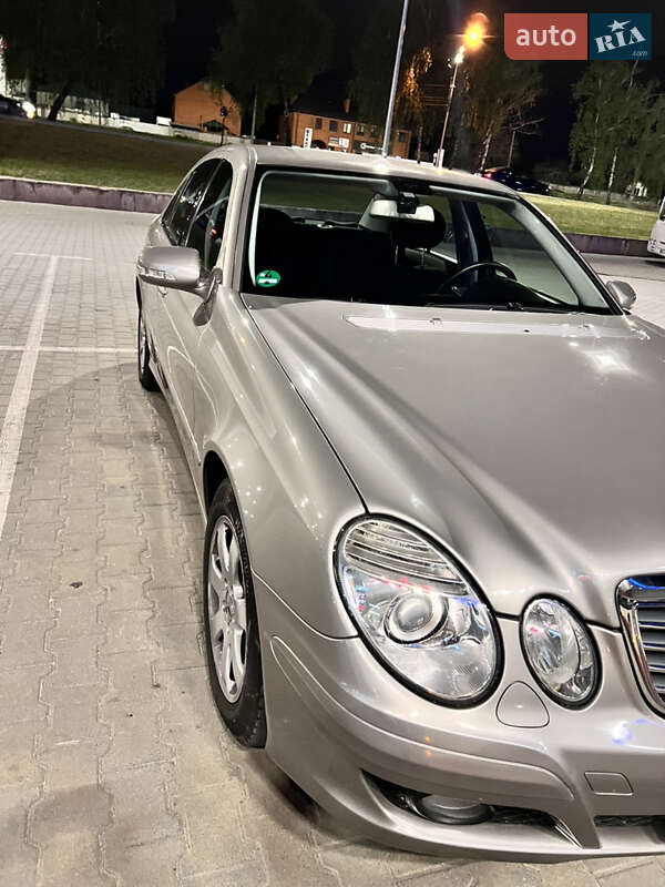 Седан Mercedes-Benz E-Class 2006 в Киеве