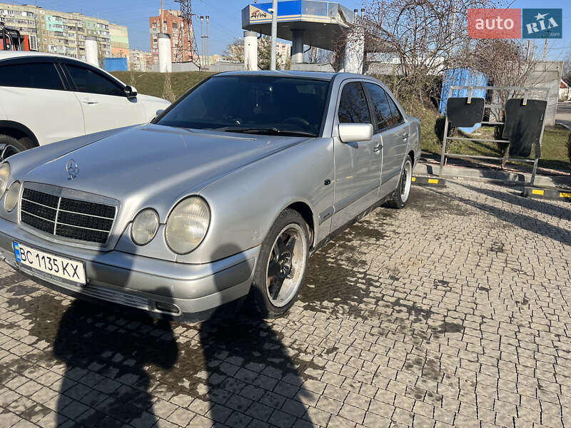 Седан Mercedes-Benz E-Class 1996 в Полтаве