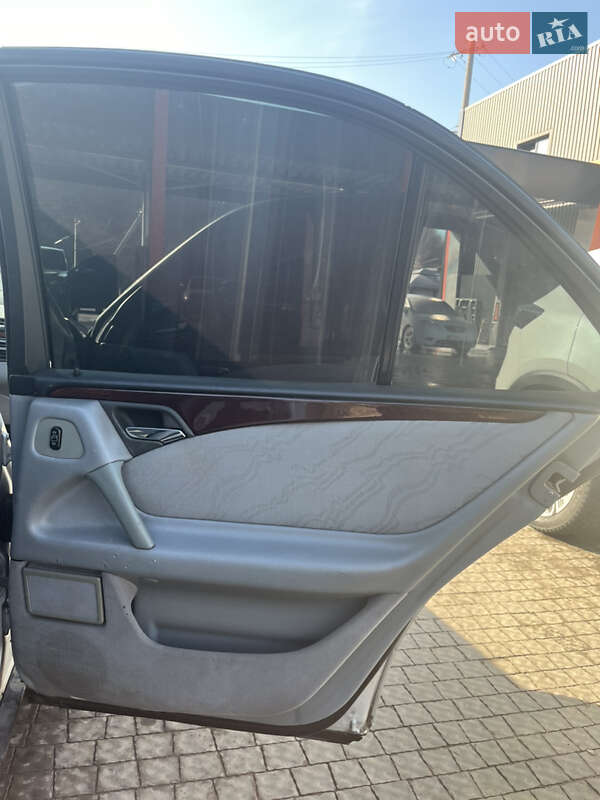 Седан Mercedes-Benz E-Class 1996 в Полтаве