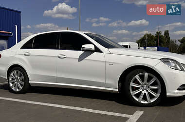 Седан Mercedes-Benz E-Class 2012 в 