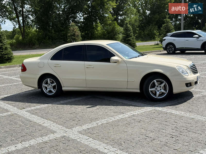 Седан Mercedes-Benz E-Class 2008 в Пирятині