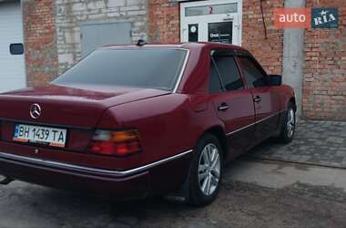 Седан Mercedes-Benz E-Class 1989 в 