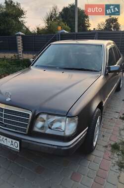 Седан Mercedes-Benz E-Class 1994 в 