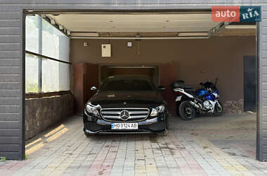 Седан Mercedes-Benz E-Class 2017 в  фото 105 Седан Mercedes-Benz E-Class 2017 в