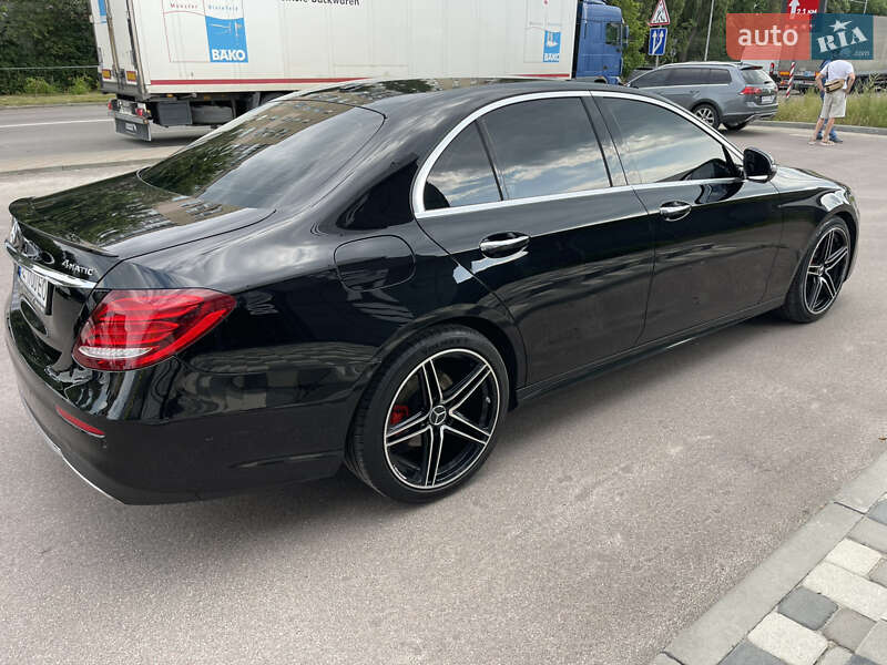 Седан Mercedes-Benz E-Class 2016 в Києві