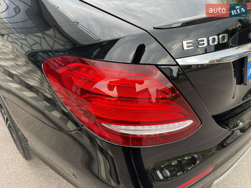 Седан Mercedes-Benz E-Class 2016 в Києві