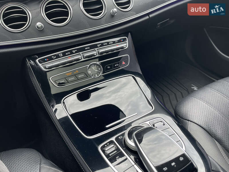 Седан Mercedes-Benz E-Class 2016 в Києві