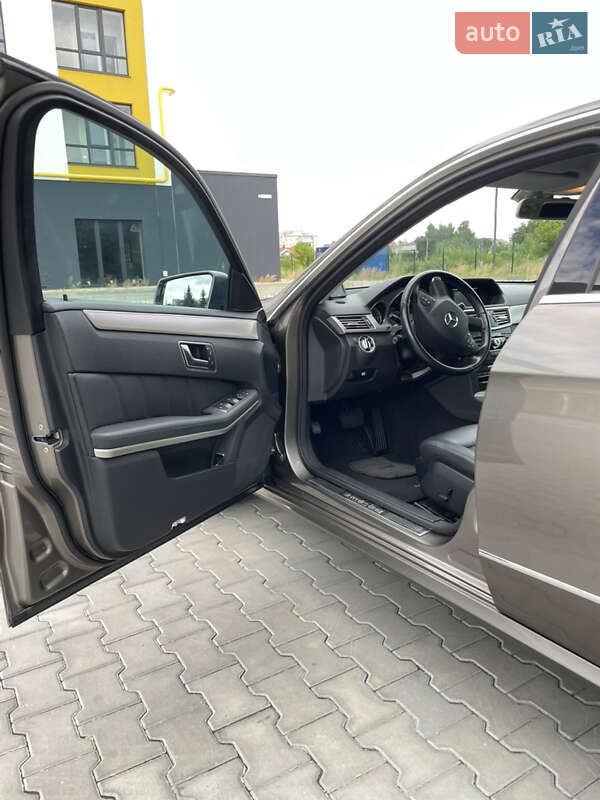 Седан Mercedes-Benz E-Class 2012 в Луцьку