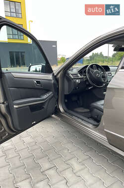 Седан Mercedes-Benz E-Class 2012 в 