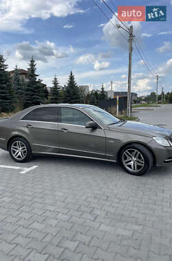 Седан Mercedes-Benz E-Class 2012 в 