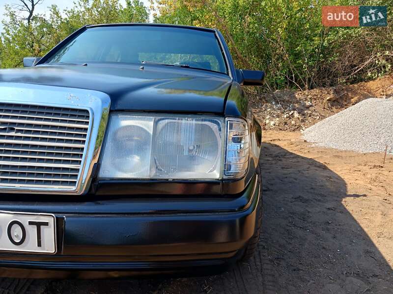 Седан Mercedes-Benz E-Class 1990 в Краматорске