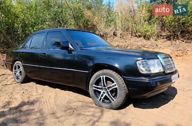 Седан Mercedes-Benz E-Class 1990 в 