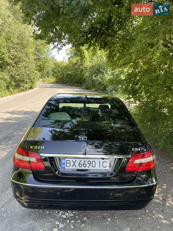Седан Mercedes-Benz E-Class 2010 в Хмельницком