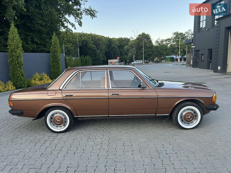 Седан Mercedes-Benz E-Class 1980 в Тернополе