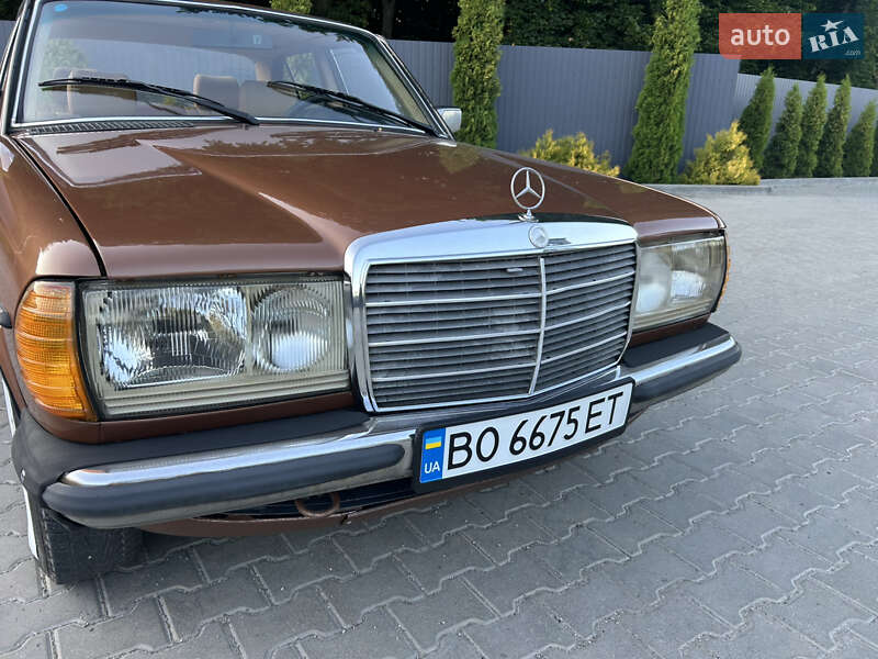 Седан Mercedes-Benz E-Class 1980 в Тернополе