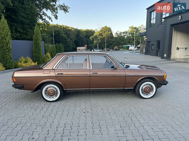 Седан Mercedes-Benz E-Class 1980 в Тернополе
