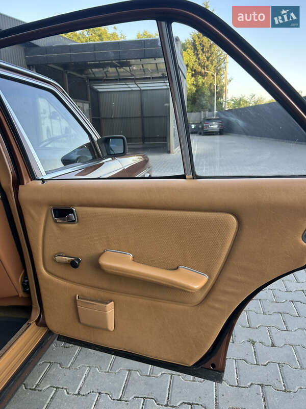 Седан Mercedes-Benz E-Class 1980 в Тернополе