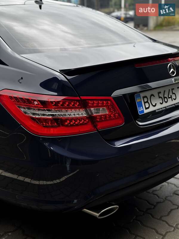 Купе Mercedes-Benz E-Class 2010 в Львове