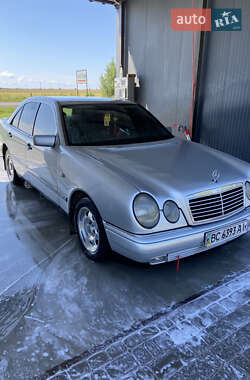 Седан Mercedes-Benz E-Class 1996 в Меденичах