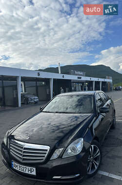 Седан Mercedes-Benz E-Class 2012 в Хусті