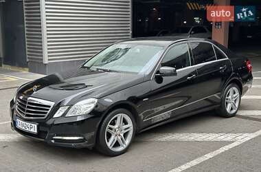 Седан Mercedes-Benz E-Class 2010 в 