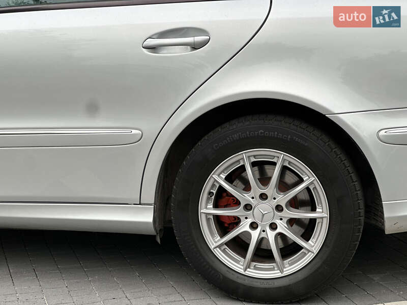 Седан Mercedes-Benz E-Class 2005 в Ровно