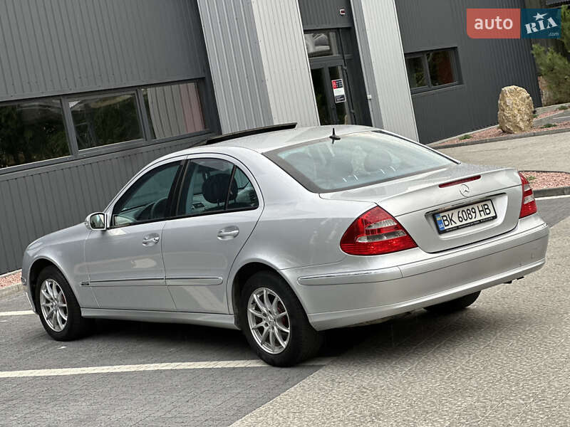 Седан Mercedes-Benz E-Class 2005 в Ровно