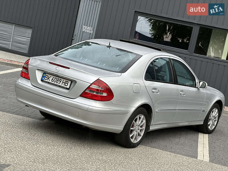 Седан Mercedes-Benz E-Class 2005 в Ровно