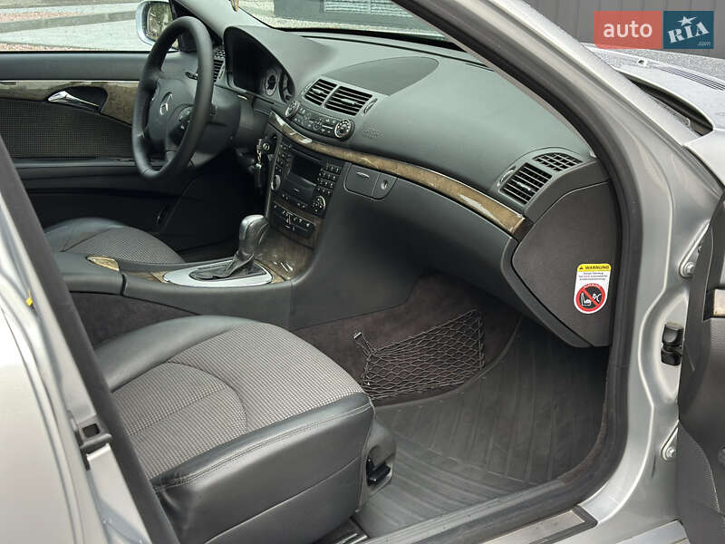 Седан Mercedes-Benz E-Class 2005 в Ровно