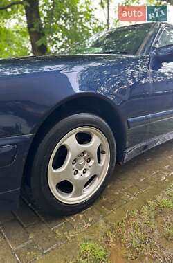 Седан Mercedes-Benz E-Class 1999 в 