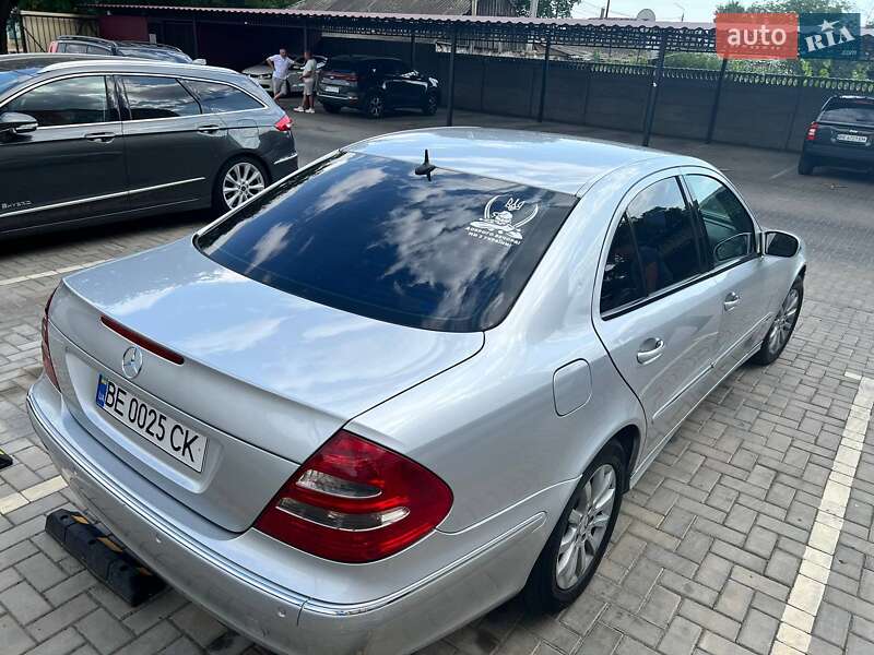 Седан Mercedes-Benz E-Class 2005 в Николаеве