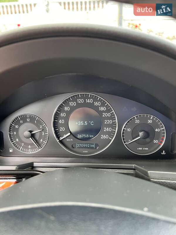 Седан Mercedes-Benz E-Class 2005 в Николаеве