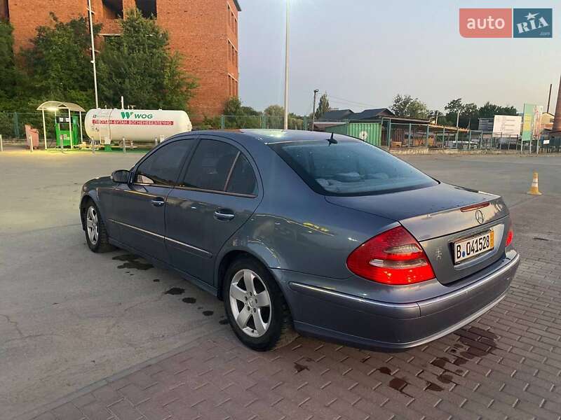 Седан Mercedes-Benz E-Class 2003 в Чернівцях