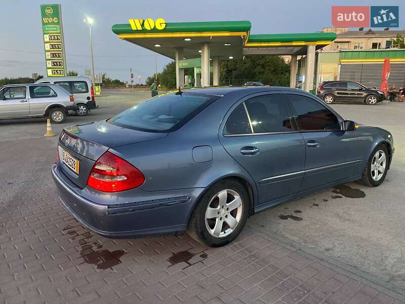Седан Mercedes-Benz E-Class 2003 в Чернівцях