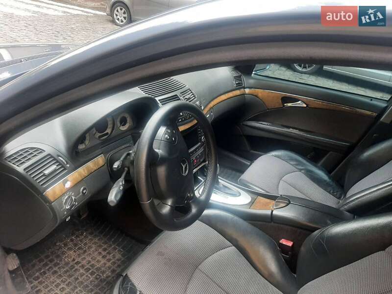 Седан Mercedes-Benz E-Class 2003 в Чернівцях