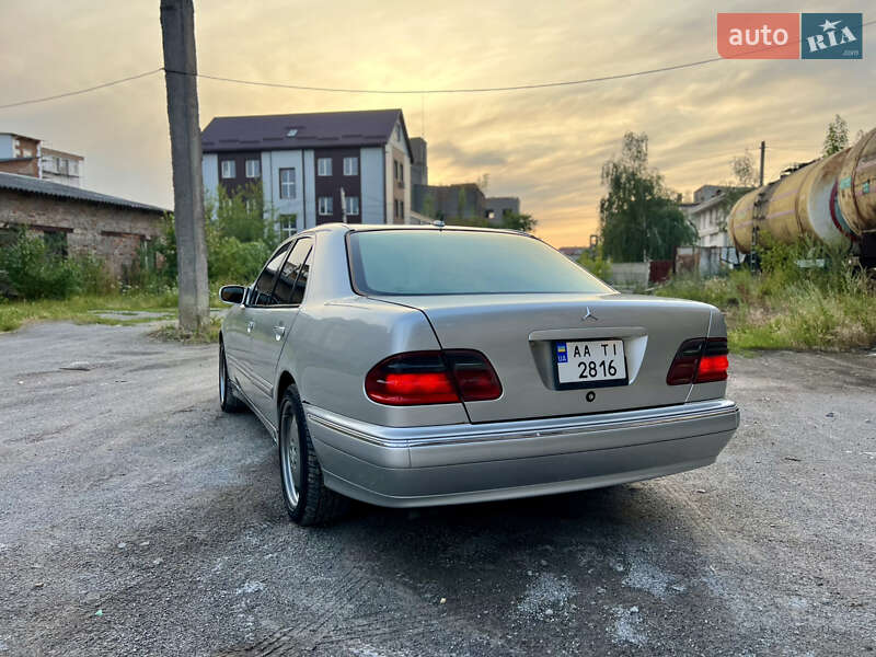 Седан Mercedes-Benz E-Class 2002 в Виннице