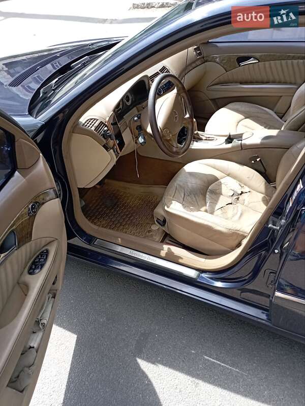 Седан Mercedes-Benz E-Class 2006 в Днепре