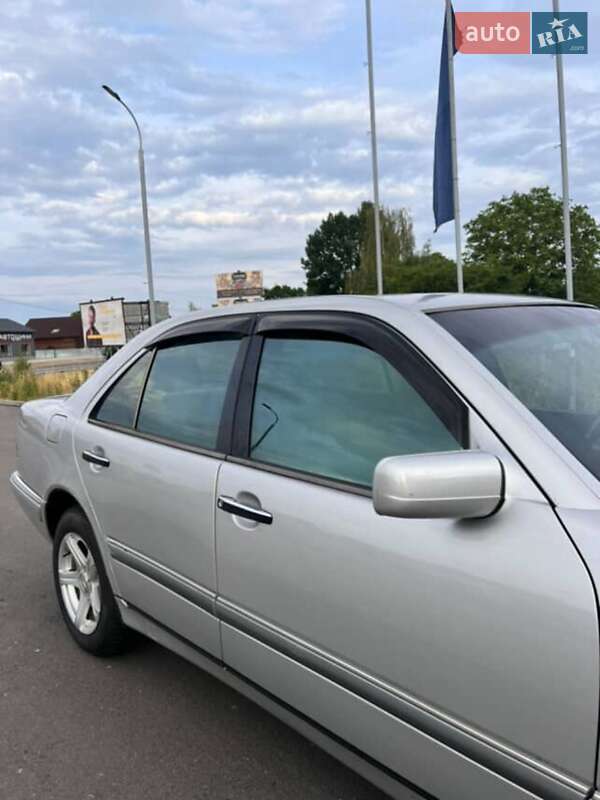 Седан Mercedes-Benz E-Class 1996 в Надворной