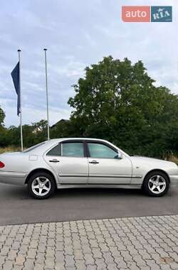 Седан Mercedes-Benz E-Class 1996 в 