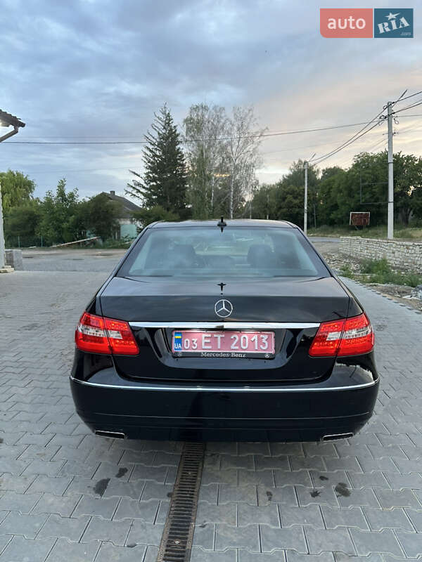 Седан Mercedes-Benz E-Class 2012 в Ямполе