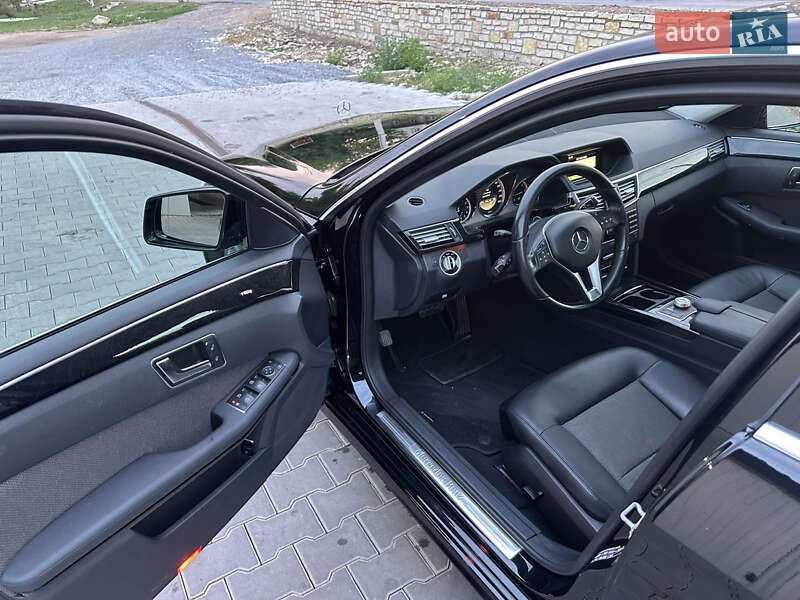 Седан Mercedes-Benz E-Class 2012 в Ямполе
