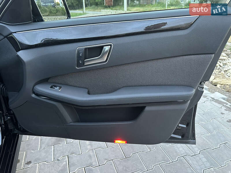 Седан Mercedes-Benz E-Class 2012 в Ямполе