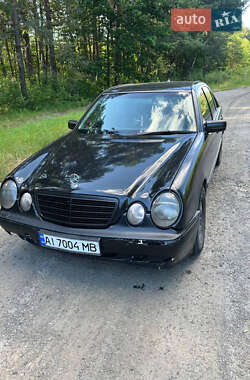 Седан Mercedes-Benz E-Class 1999 в Маневичах