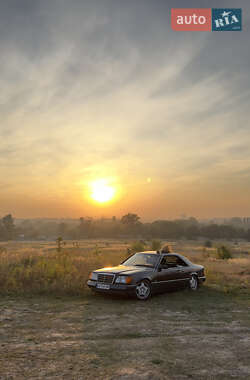 Купе Mercedes-Benz E-Class 1990 в Києві
